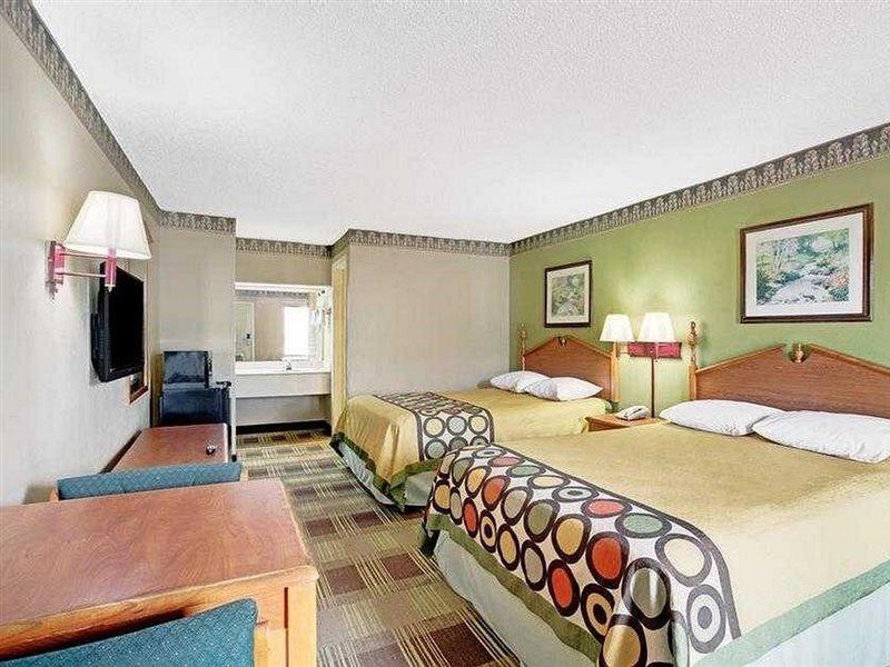 Super 8 Newnan Hotel Exterior photo